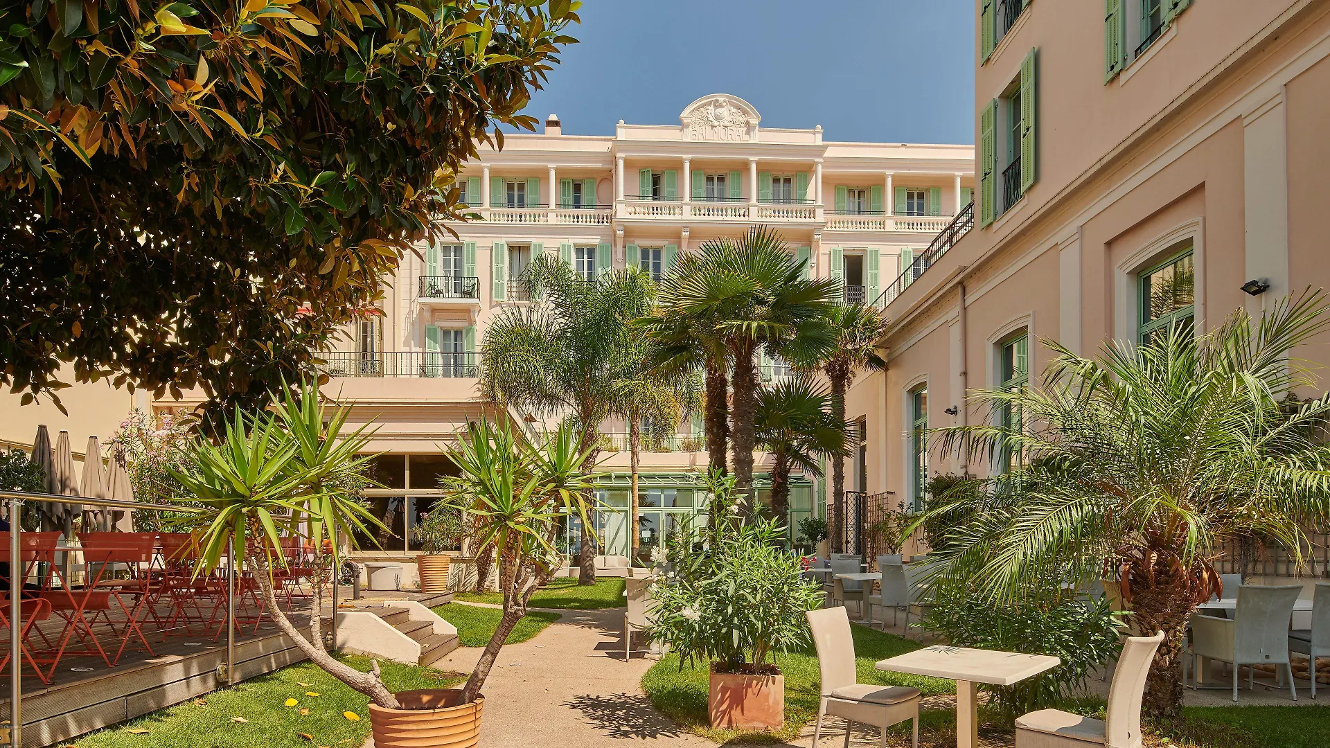 Où Séjourner en Côte d'Azur : 10 Hôtels Centraux Sélectionnés